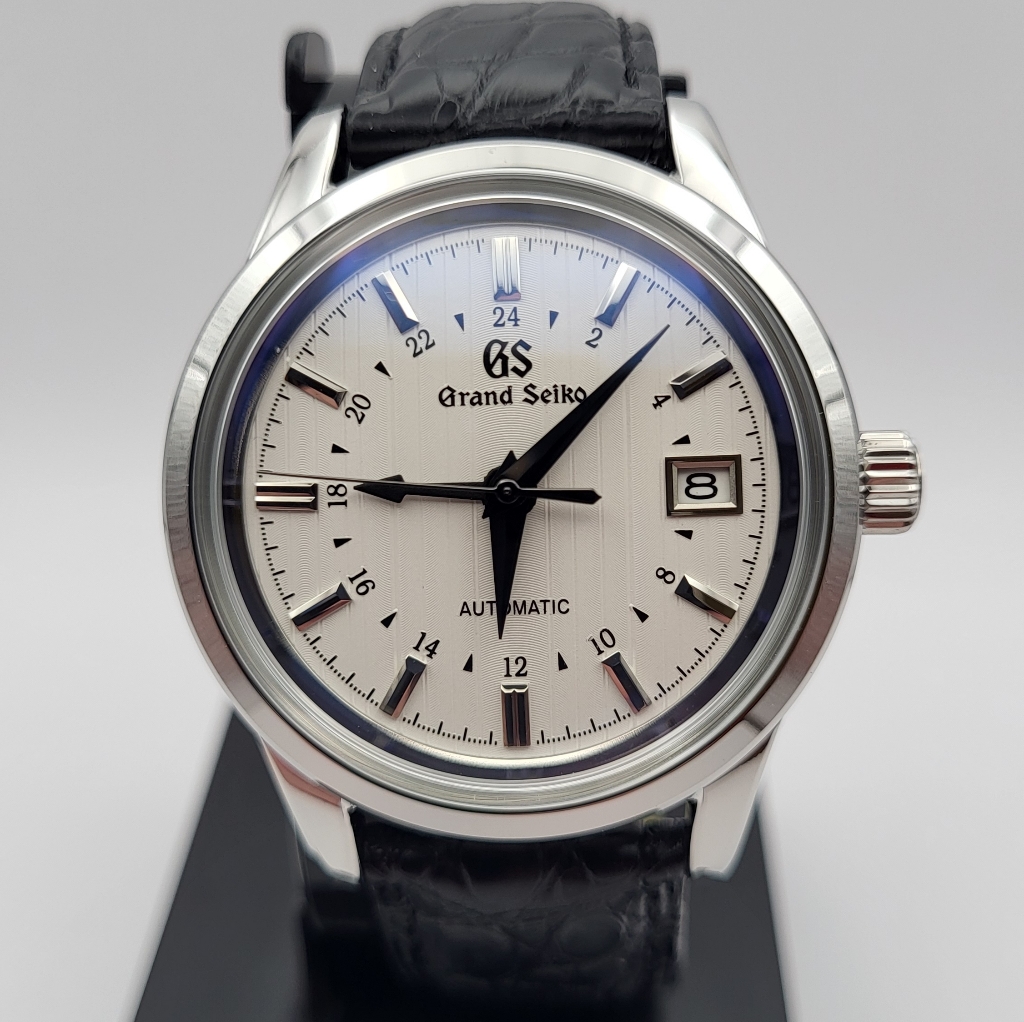 New Custom 39mm Seiko Mod Automatic Gmt Watch